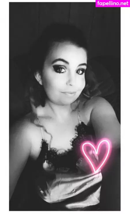 Xxsarahtease OnlyFans Thumbnail #UYzpFNZqs9