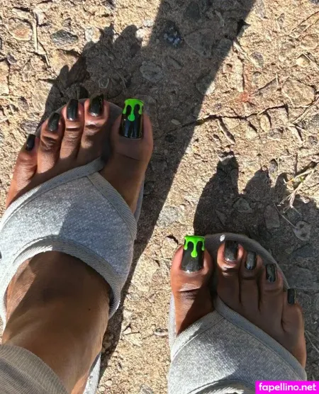 Xxxquisitesoles OnlyFans Thumbnail #CAc3NEpSIP