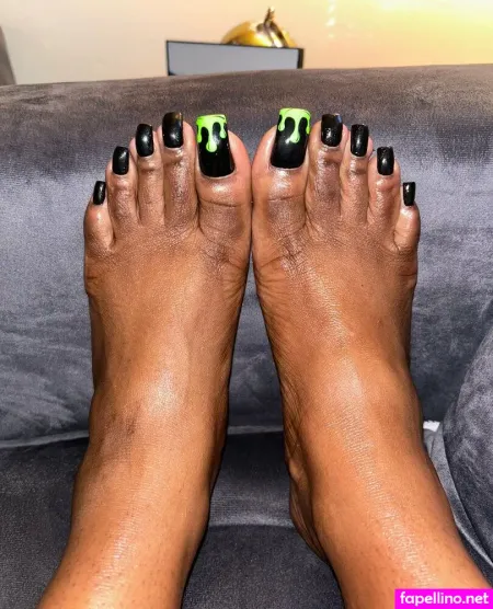 Xxxquisitesoles OnlyFans Thumbnail #W0KN5W2Df7