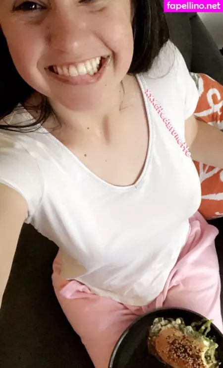 Xxxsmilingcici OnlyFans Thumbnail #8L2UBznQy1