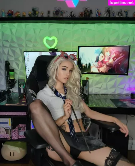 Xzeldababex 1 OnlyFans Thumbnail #X3yEiFnHog