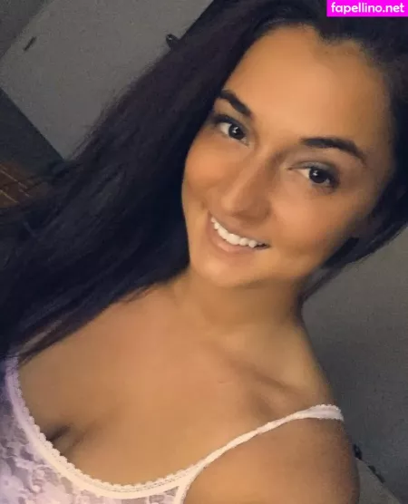 Y0urgirlnextdoor OnlyFans Thumbnail #4WAMMBnrJ6