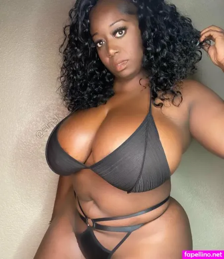 Yakahseimak Main Profile Photo