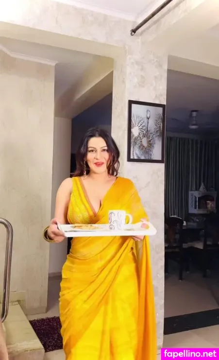 Yamini Malhotra photo