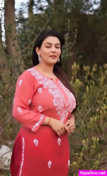 Yamini Malhotra photo