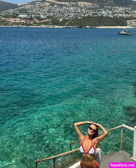 Yana Dombrovskaya OnlyFans Thumbnail #QcRtqhjdVY