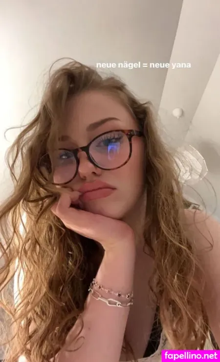 Yanaclare OnlyFans Thumbnail #J281BVLF1p