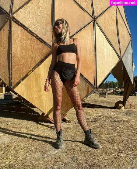 Yanaviolet OnlyFans Thumbnail #36slLyvd6r