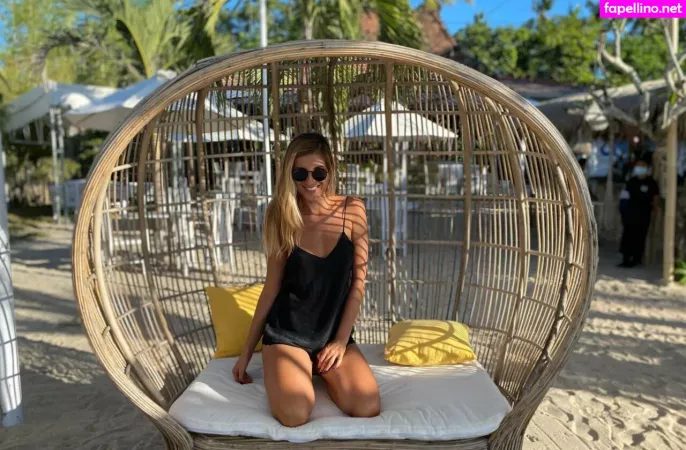 Yanaviolet OnlyFans Thumbnail #oH8yDFLL1q