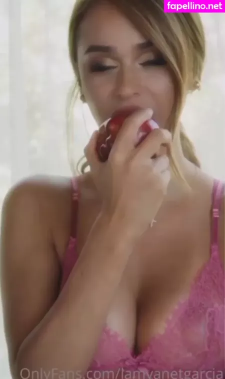 Yanet Garcia OnlyFans Thumbnail #DEecbbSoET