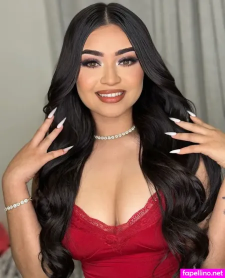 Yaquelin Najera Main Profile Photo