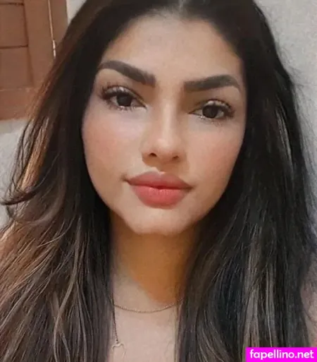 Yara Rocha Main Profile Photo