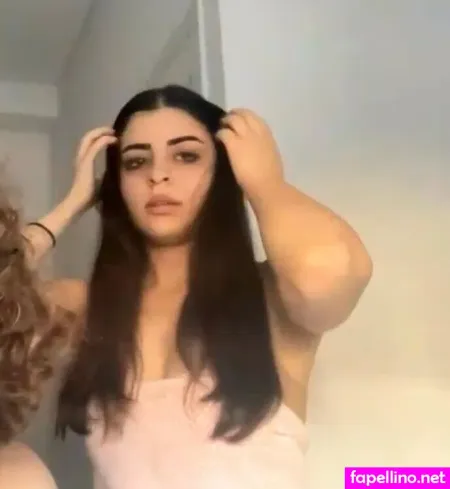 Yaraandleo OnlyFans Thumbnail #uIM35phXBE