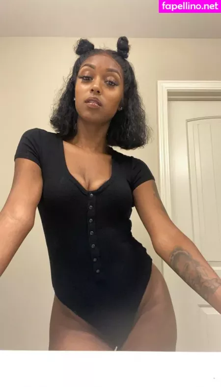 Yasmeanmonique OnlyFans Thumbnail #Ur8SbQ8KwI