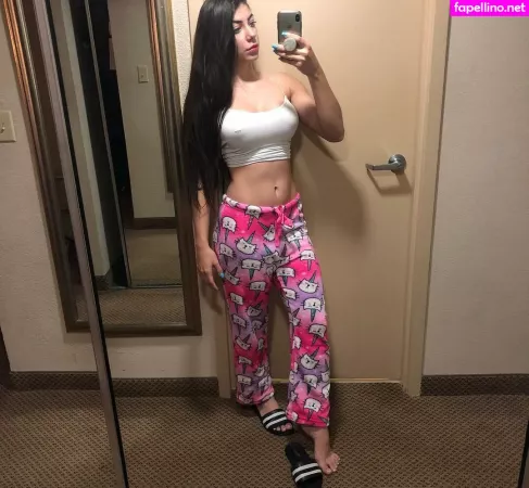 Yasmim Casadias 1 OnlyFans Thumbnail #OC2THVAhEV
