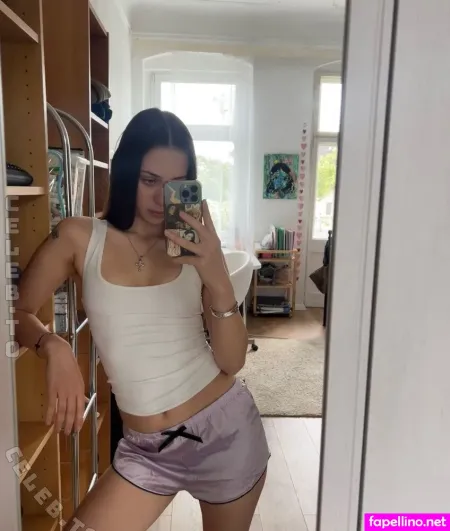 Yasmin Lenz OnlyFans Thumbnail #e9TuOtSzvb