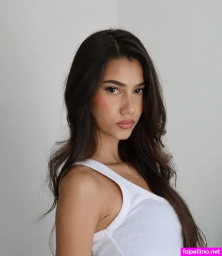 Yasmindlm OnlyFans Thumbnail #D0QHCBXawa