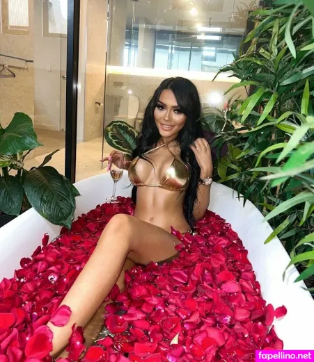 Yasmine Eve OnlyFans Thumbnail #9gCEFI3GUE