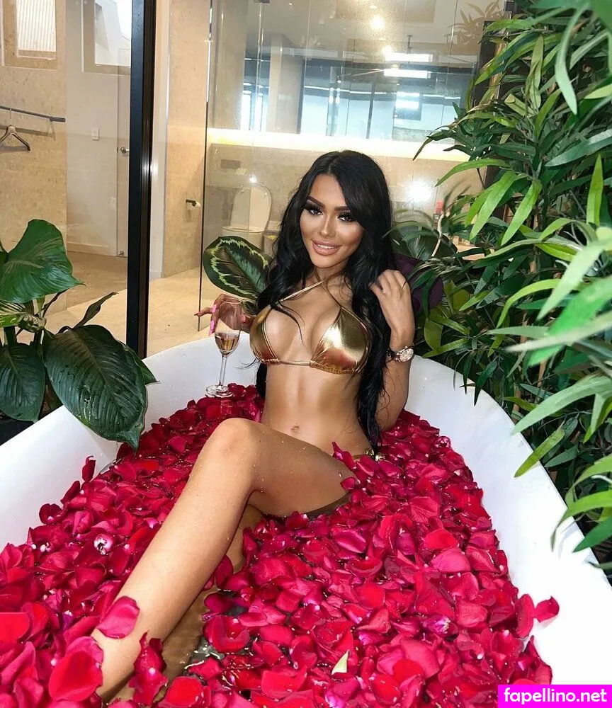 yasbaby1, yasmine_eve Nude Leaked OnlyFans Photo #9gCEFI3GUE