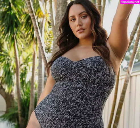 Yasmine Minovski OnlyFans Thumbnail #Dbw7cHG3aW