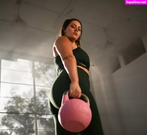 Yasmine Minovski OnlyFans Thumbnail #wXOHJuy5s8