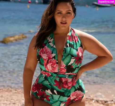 Yasmine Minovski OnlyFans Thumbnail #zGrCmpttE1