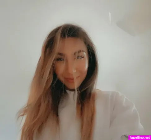 Yasmineesob Main Profile Photo