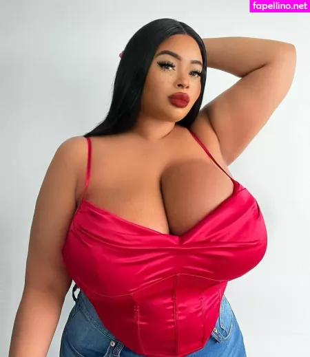 Yathbeauty OnlyFans Thumbnail #BlMyNJAKqe