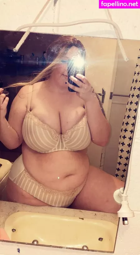 Yazminrose12 OnlyFans Thumbnail #edydx8G4kv