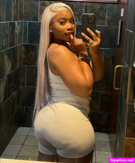 Yazmynswrld OnlyFans Thumbnail #U1En2zF8I7