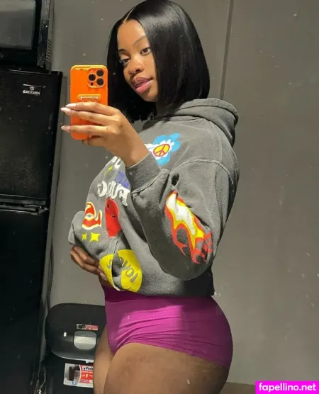 Yazmynswrld OnlyFans Thumbnail #rUbHAR3y6x