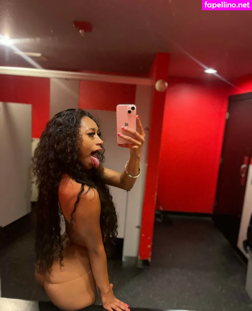 Queen Yasmeena, yazzylonglegs, yazzyyams Nude Leaked OnlyFans Photo #RsSQQDzqv3
