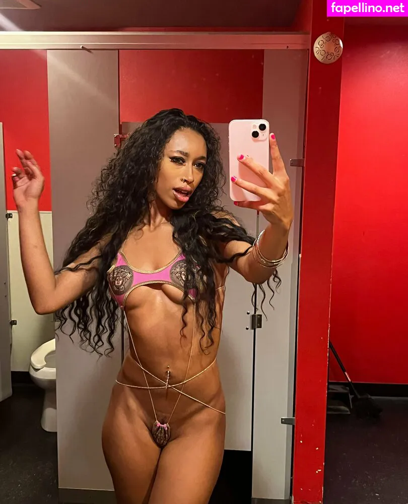 Queen Yasmeena, yazzylonglegs, yazzyyams Nude Leaked OnlyFans Photo #bR1ZyKFN78