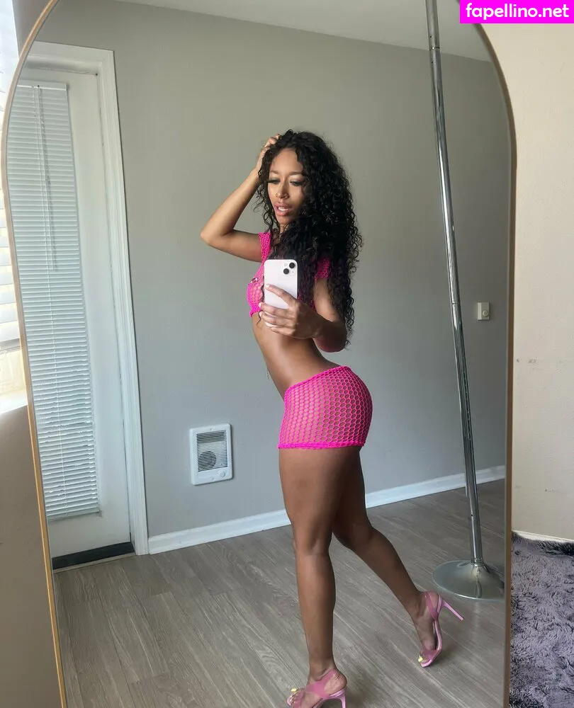 Queen Yasmeena, yazzylonglegs, yazzyyams Nude Leaked OnlyFans Photo #qbSlnh3KCz