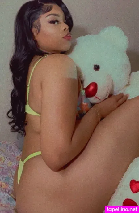 Yellababiiduhh00 OnlyFans Thumbnail #bYiYYP8dPU