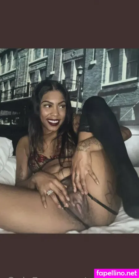 Yelliebich OnlyFans Thumbnail #0eLz7Z4o4r