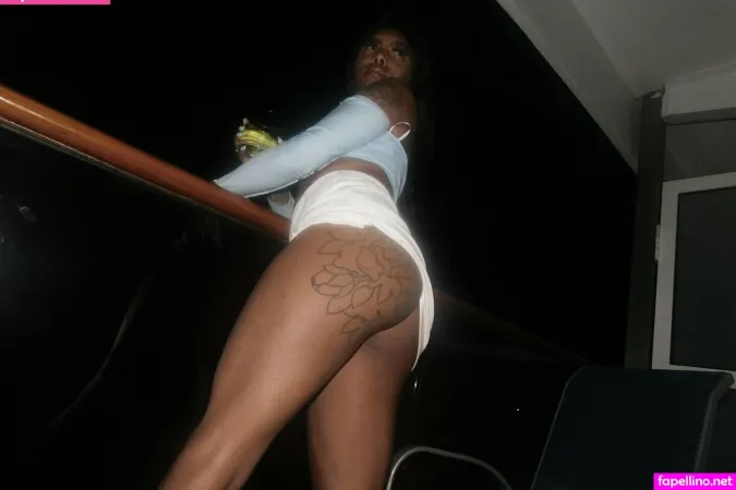 Yelliebich OnlyFans Thumbnail #UIs3kgY2Oi