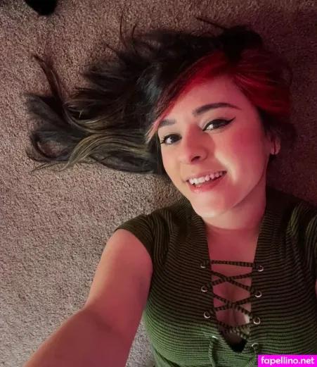 Yellowspoongirl OnlyFans Thumbnail #cRCjrYHEH9
