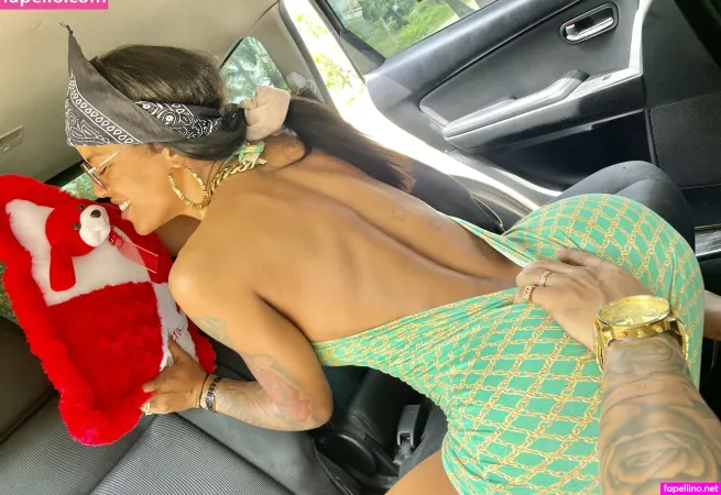 Yeraldincom1oficial OnlyFans Thumbnail #KGdUdE0Kiz