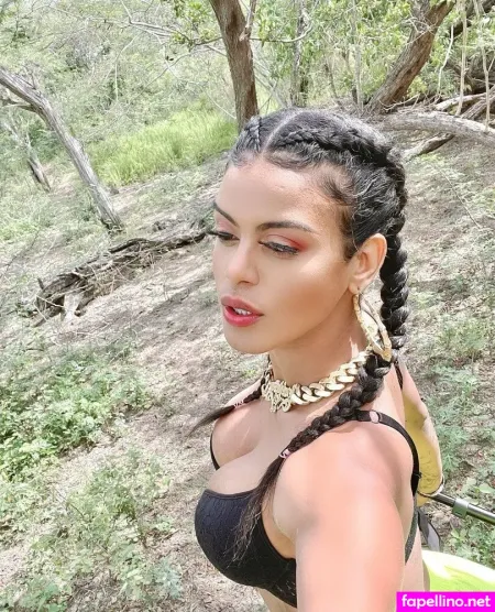 Yeraldincom1oficial OnlyFans Thumbnail #wd3GppaF5m