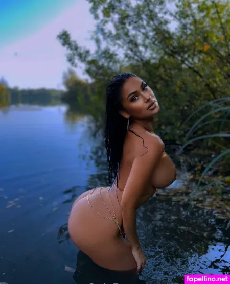 Yesenia Oz OnlyFans Thumbnail #T5odBN7Gvo