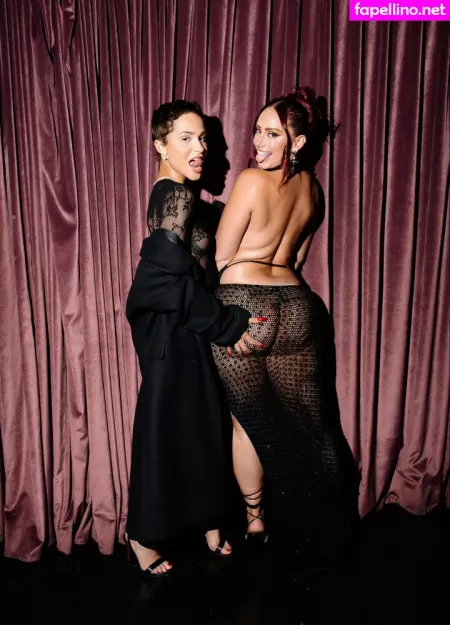 Yesjulz 4 OnlyFans Thumbnail #BSNSXuwidQ