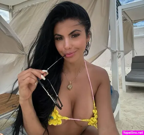 Yesli Gomez 2 OnlyFans Thumbnail #UMsLE04ov2