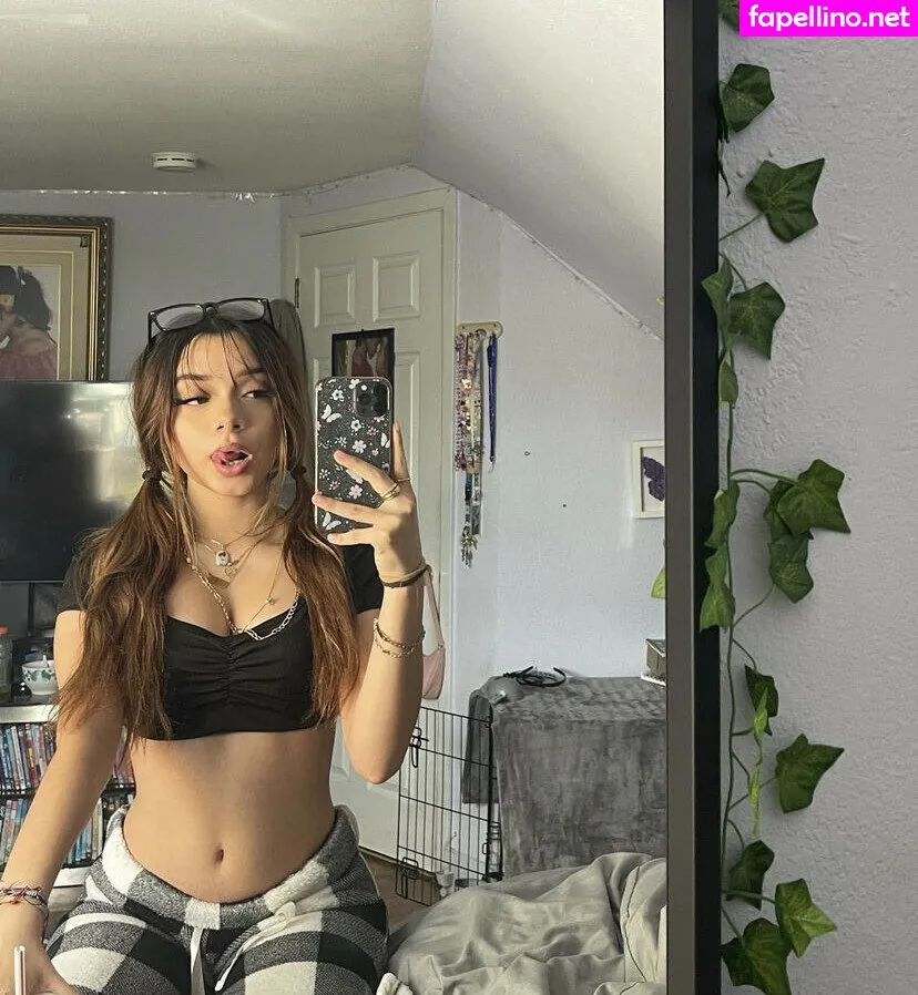 oxyesi, queenyesseniasfeet, yessseeeniiaa_ Nude Leaked OnlyFans Photo #cC9wwIE4cL