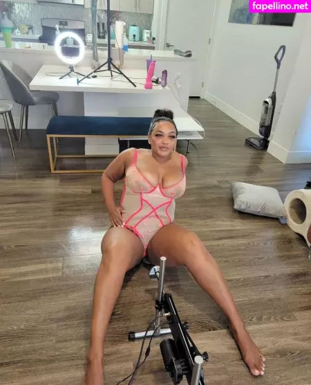 Yettajobrown OnlyFans Thumbnail #2UU8ocDPtY