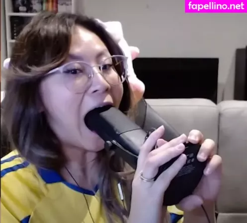 Yinsu Collins OnlyFans Thumbnail #FKjOPIqE0v