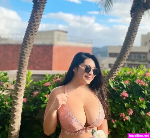 Yiyihahaha OnlyFans Thumbnail #I7L8IOsxaV