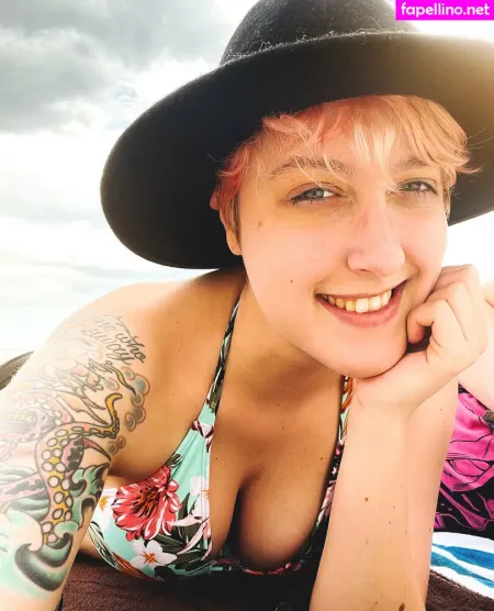 Yoemilyreyfree OnlyFans Thumbnail #0OZeK1pOKT