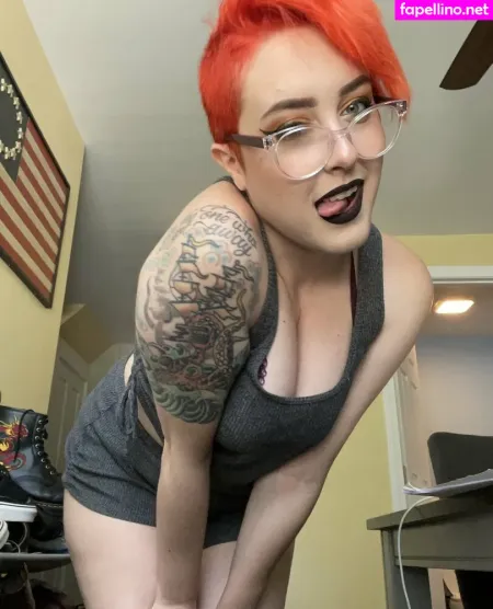 Yoemilyreyfree OnlyFans Thumbnail #KqUkholWu9