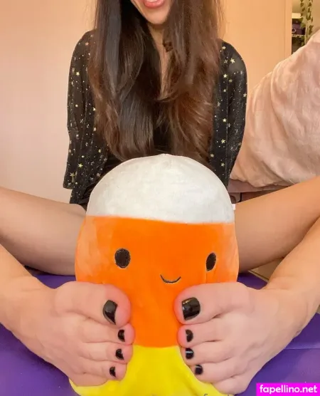Yogafootqueenfree OnlyFans Thumbnail #V5t1i2FeXI